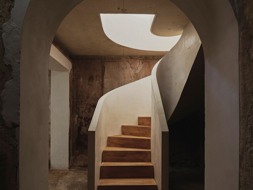 belen ilarri studio revitalizes historic winery as contemporary home in valencian village