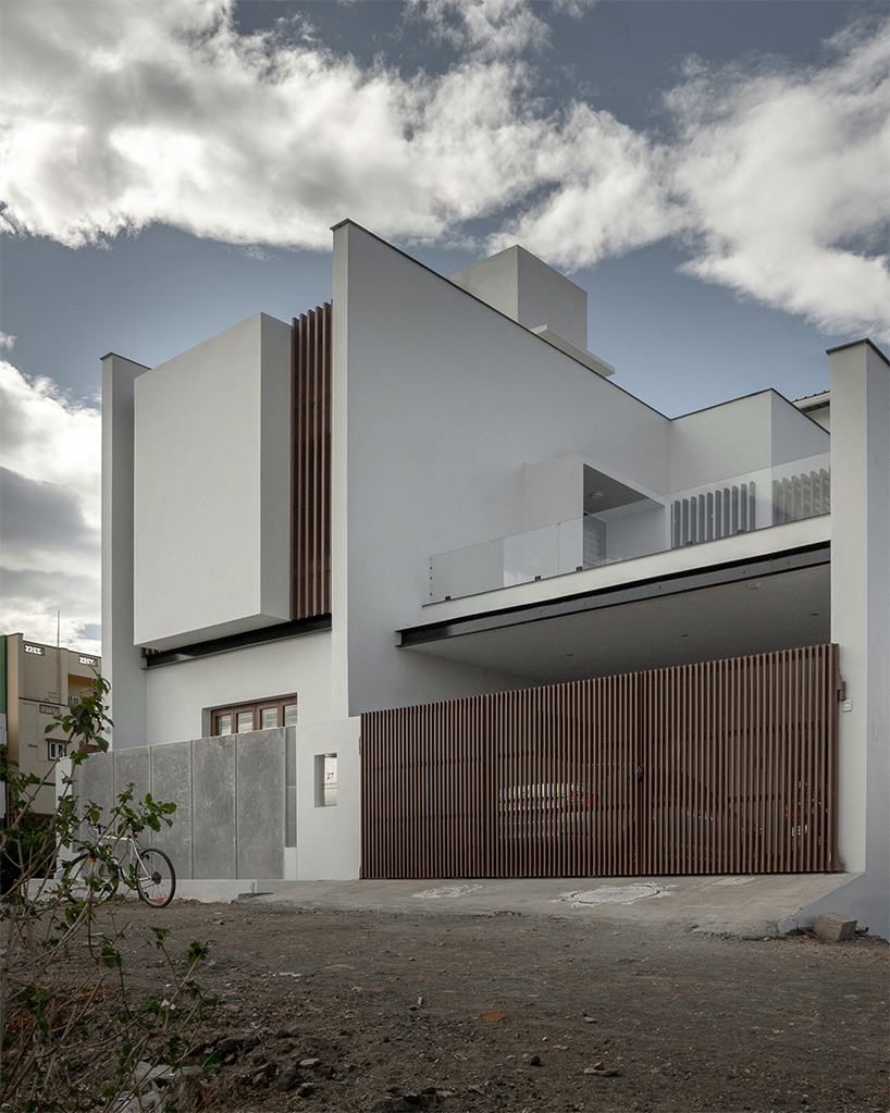 renewable energy and nature weave through the lemonade factory's house in india