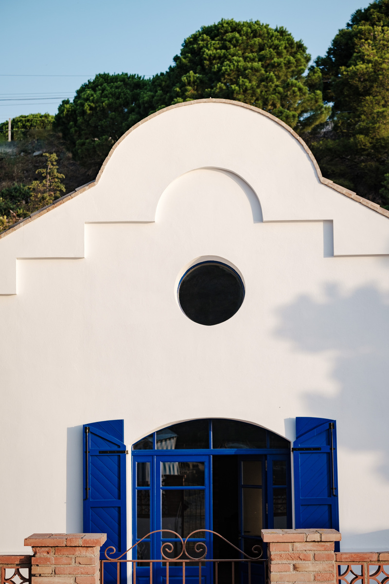 ros + falguera restores sardine salting facility into residence employing local catalan stone