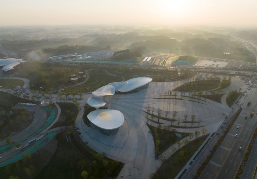 kanopi biomimetik memahat kembang sepatu yang sedang mekar untuk pameran hortikultura internasional chengdu