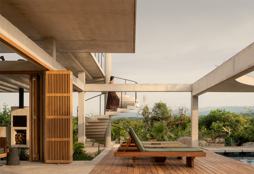 planted roof connects concrete casa cieno by TAC to oaxacan coast - 6