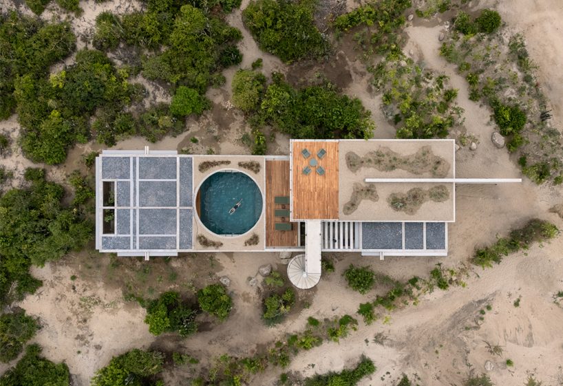 planted roof connects concrete casa cieno by TAC to oaxacan coast - 1