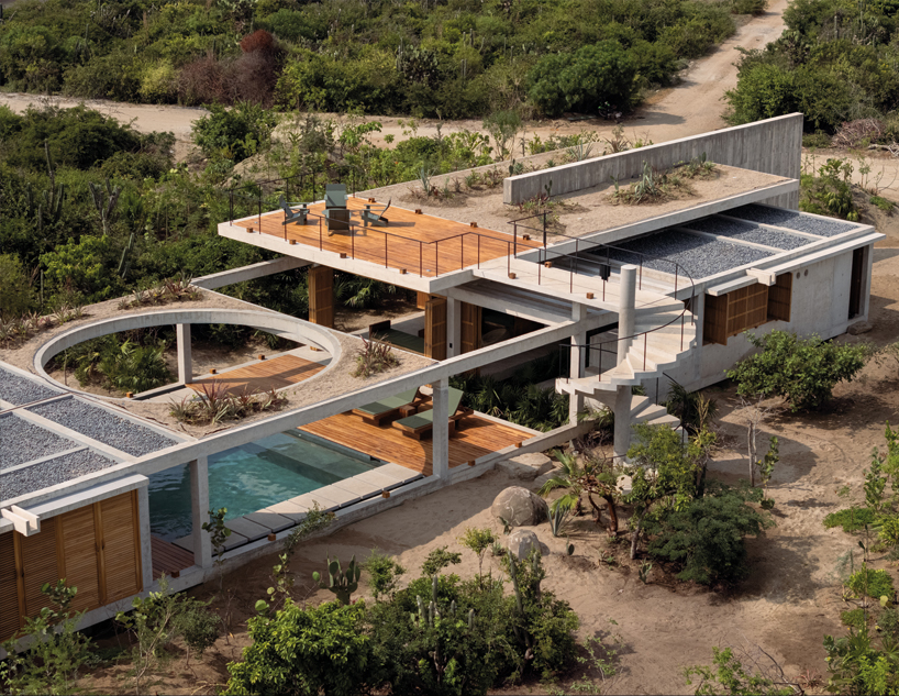 planted roof connects concrete casa cieno by TAC to oaxacan coast - 2