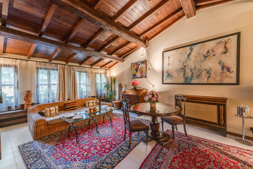 obras del pintor italiano transforman el hotel de lujo il bottaccio en una galería de vida integrada