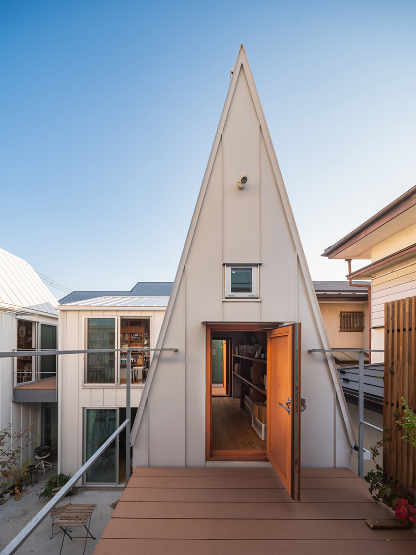 four interconnected volumes enclose courtyard family house in tokyo by takeshi hosaka