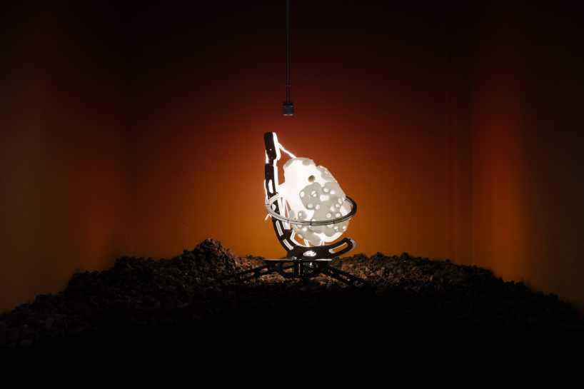 La exposición de Black Void en Shanghai muestra un planeta cambiante a través de la instalación de la nube digital