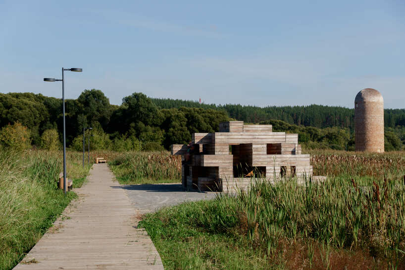 gora architects turns cow pasture into student art park in rural russia