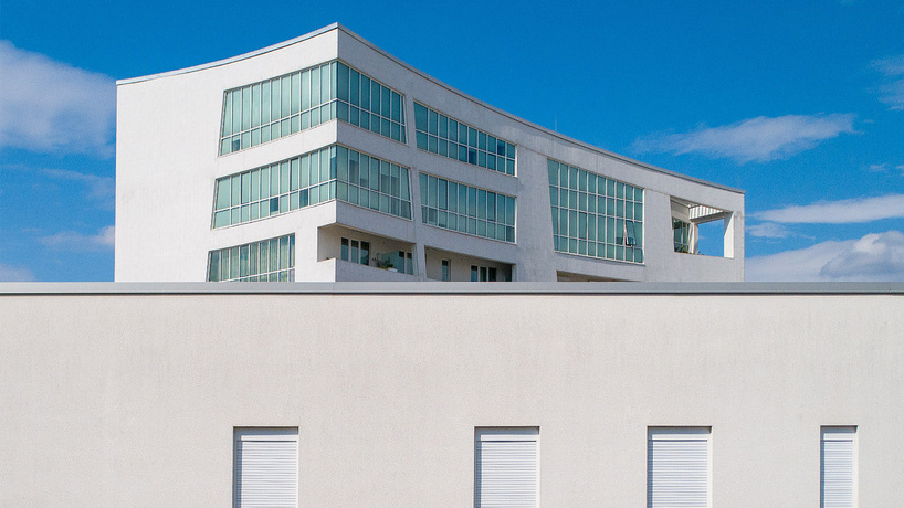 studio libeskind & kontakt weave public gardens through curved residences in tirana