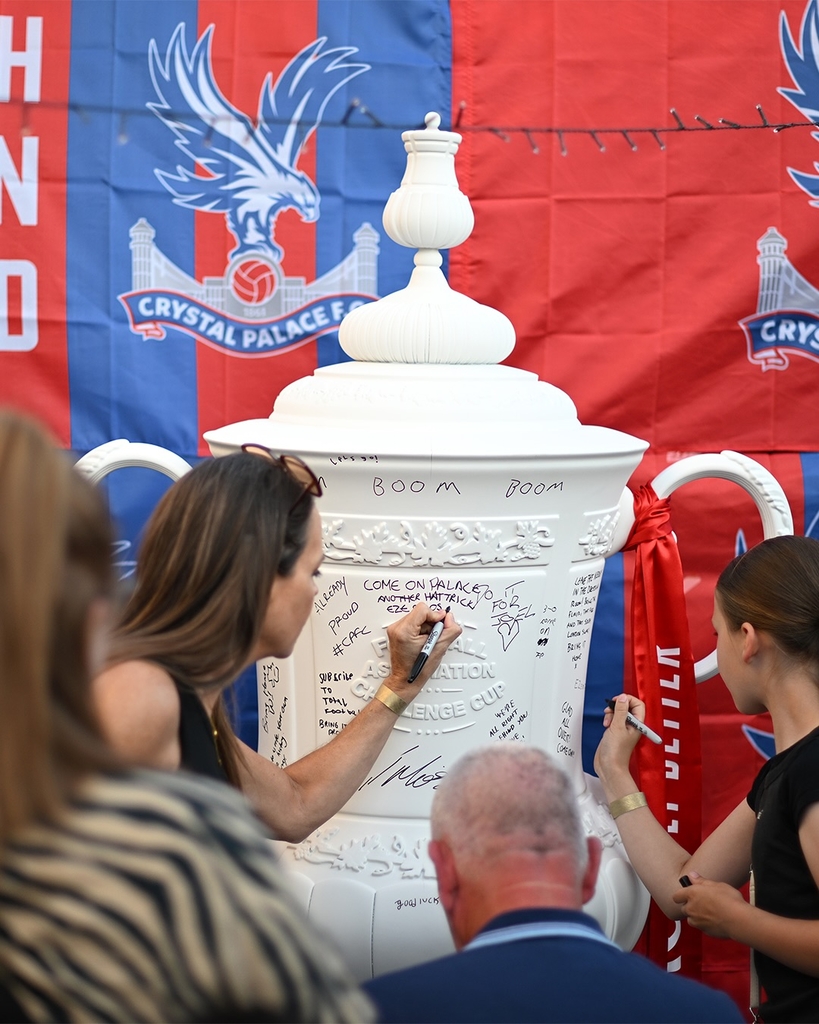 nigel VMU sculpts six-foot cup trophy replicas for FA cup final