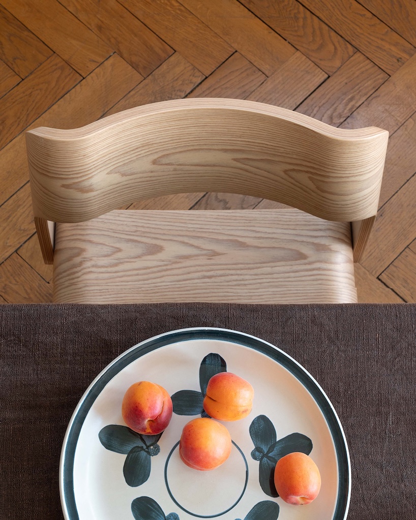 moulded birch plywood bends and curves to shape wave dining chair