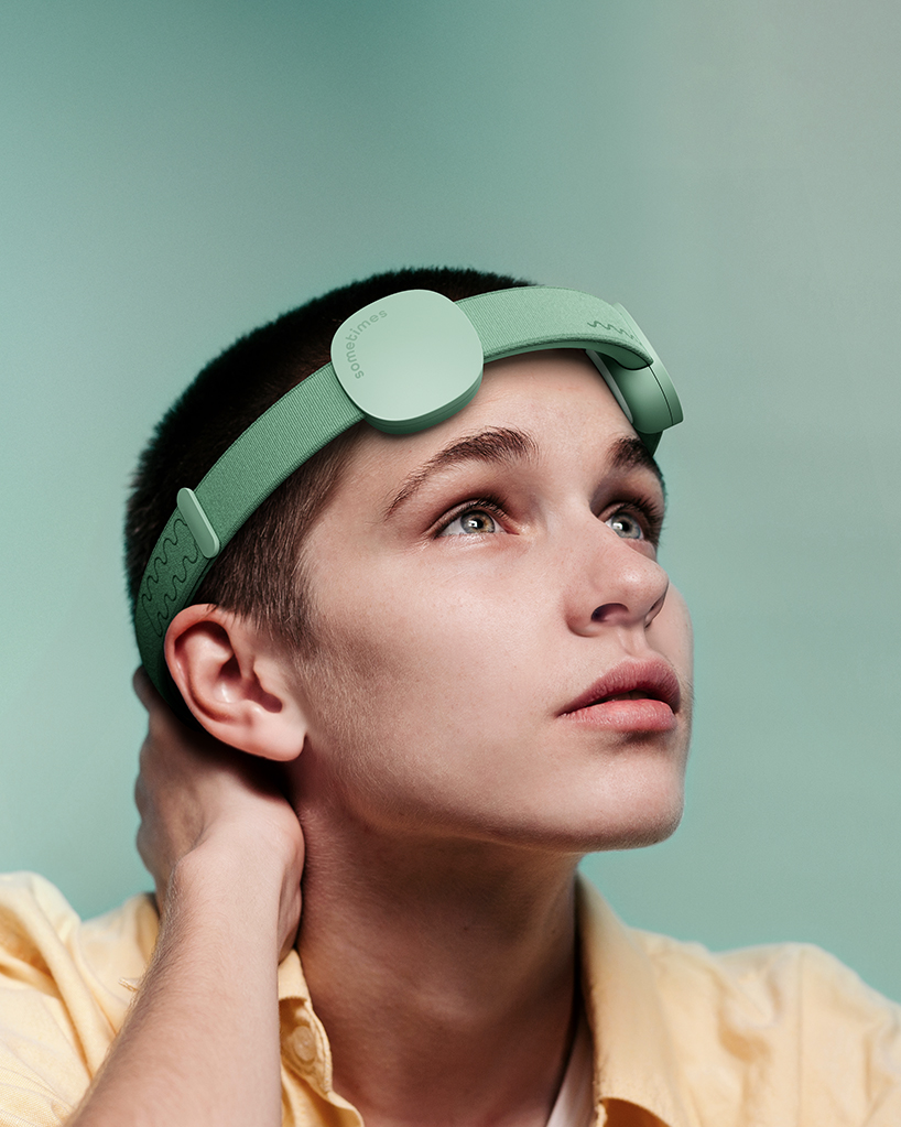 La pieza se ajusta a la cabeza y permite el contacto directo con la piel