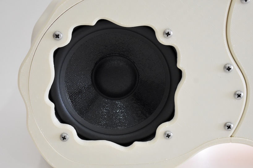 modular 3D printed bluetooth speaker allows for personalized color and pattern variations