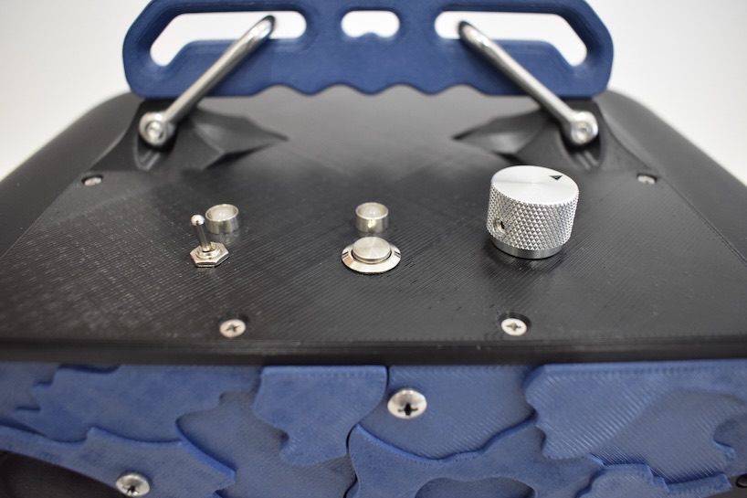 modular 3D printed bluetooth speaker allows for personalized color and pattern variations