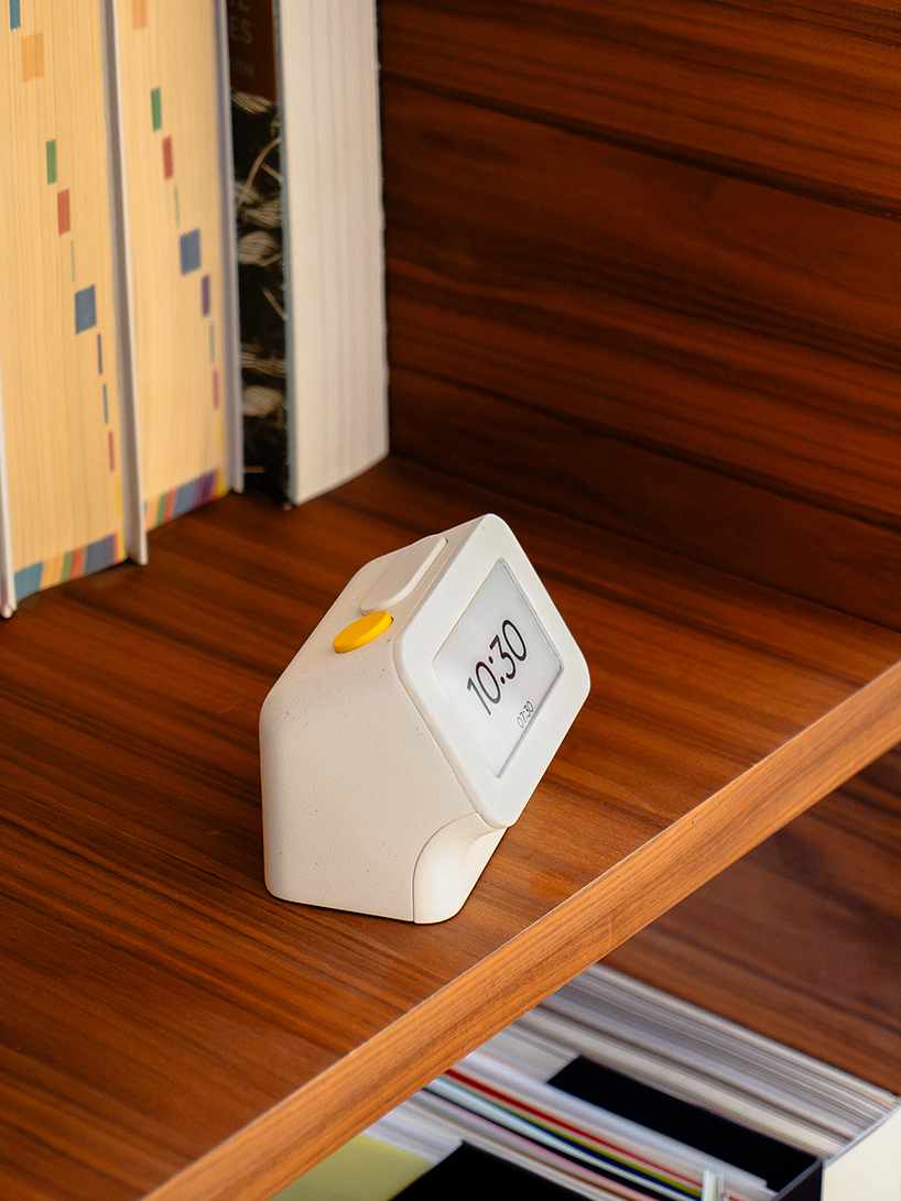 Los usuarios controlan directamente todas las funciones a través de la interfaz del reloj