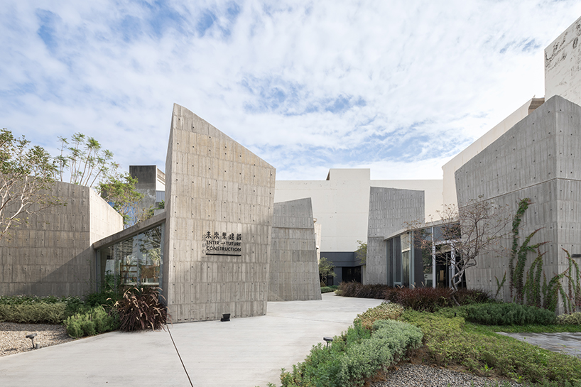 Diez contornos de hormigón inclinado del Centro de Ventas de Bienes Raíces del Hotel Giant de Taiwán