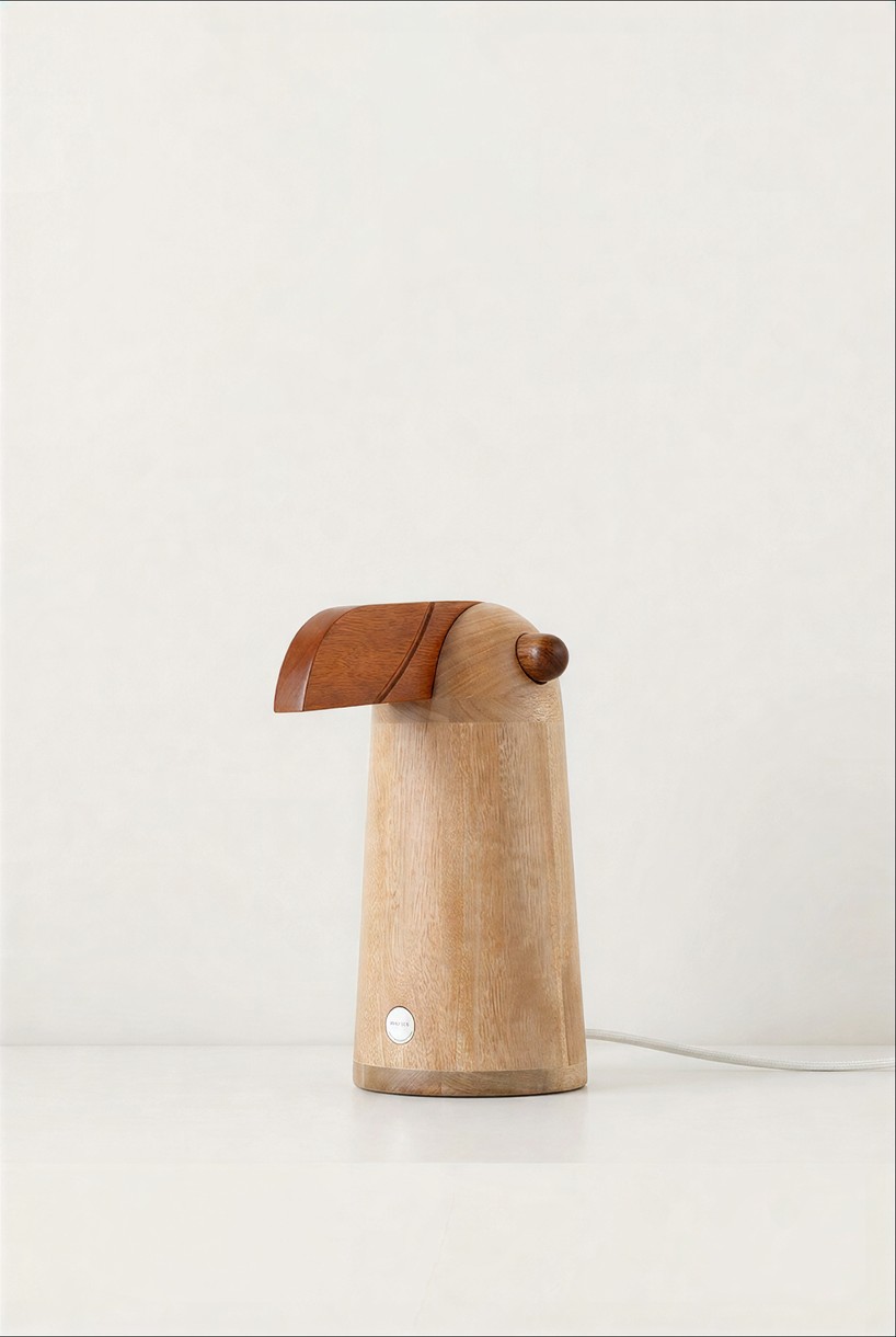 crafted from dual-tone solid oak, TUPI lamp by estudio gris resembles bird at rest - 3