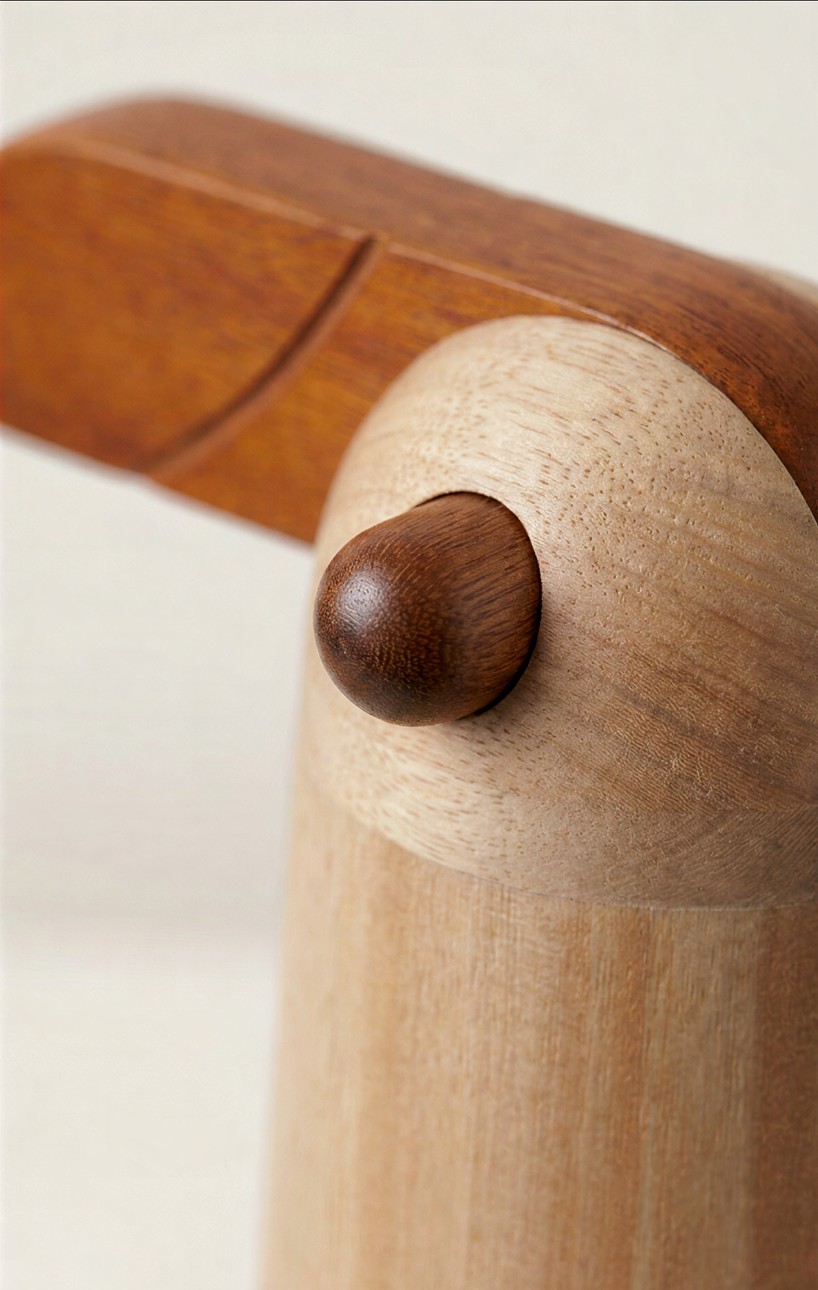 crafted from dual-tone solid oak, TUPI lamp by estudio gris resembles bird at rest - 4