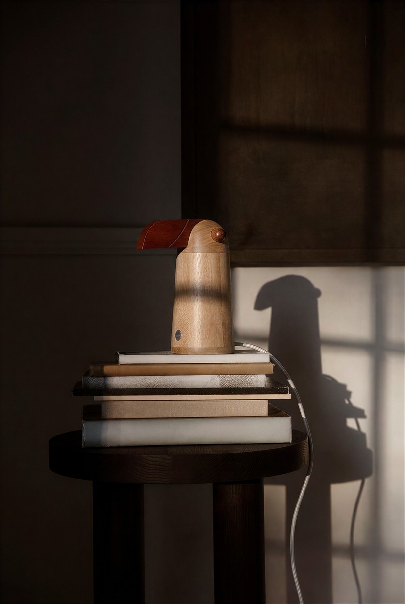 crafted from dual-tone solid oak, TUPI lamp by estudio gris resembles bird at rest - 8