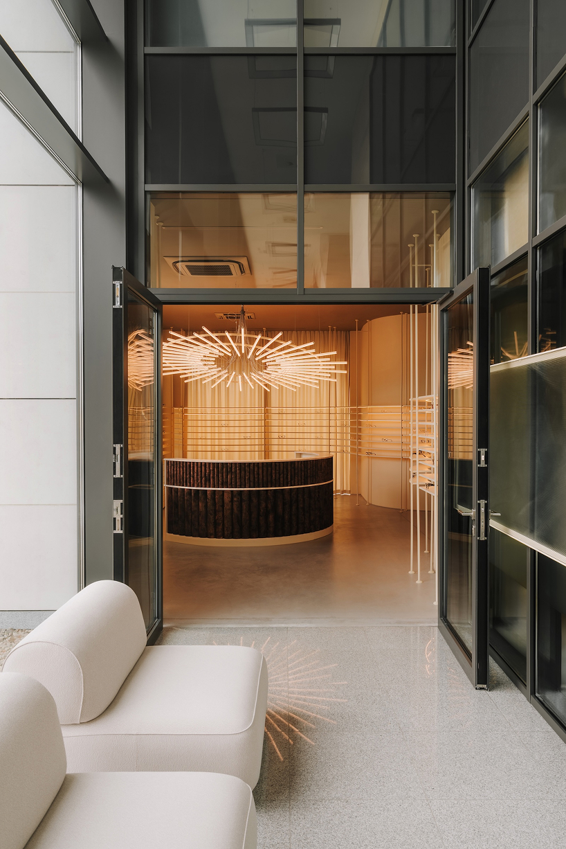 La anatomía ocular influye en el interior de los salones de óptica polacos