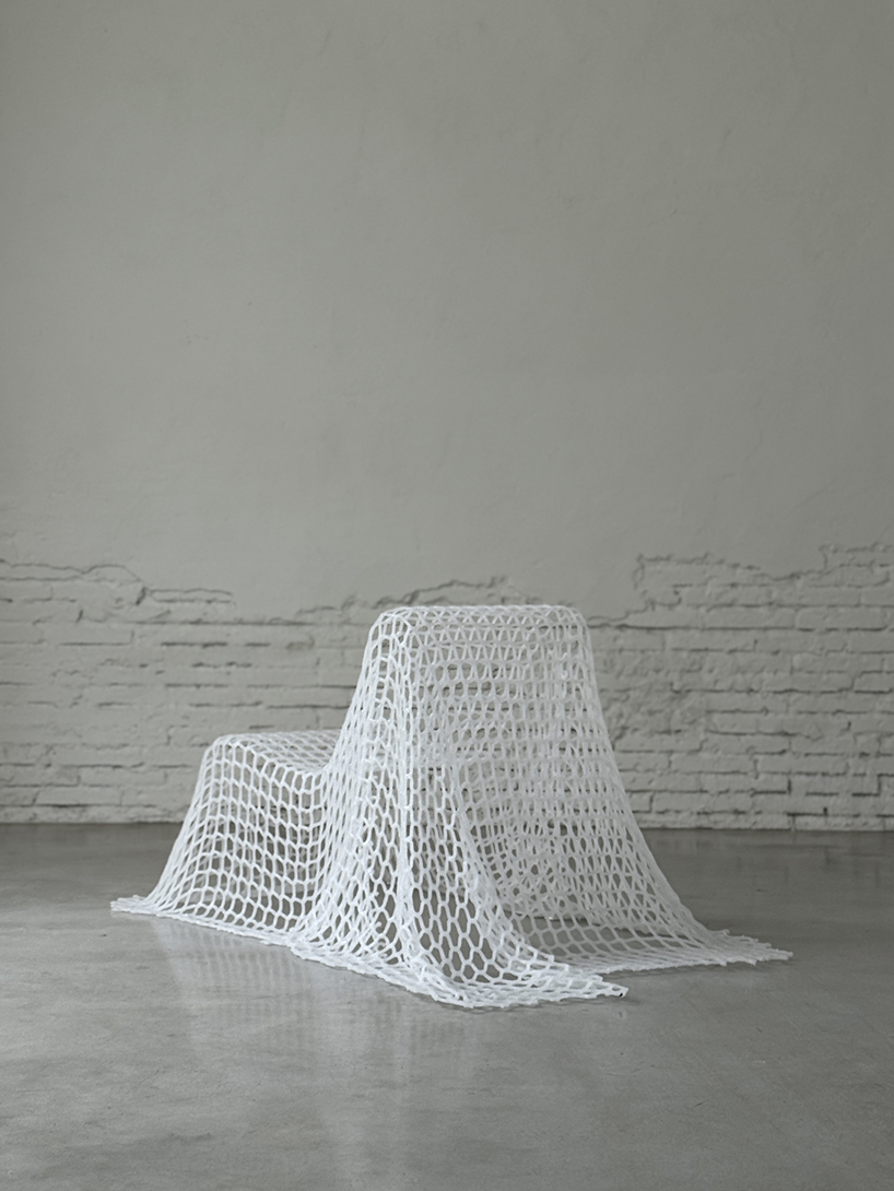 Recharded polypropylene nets reopen in permeable functional sculptures by Eranzo