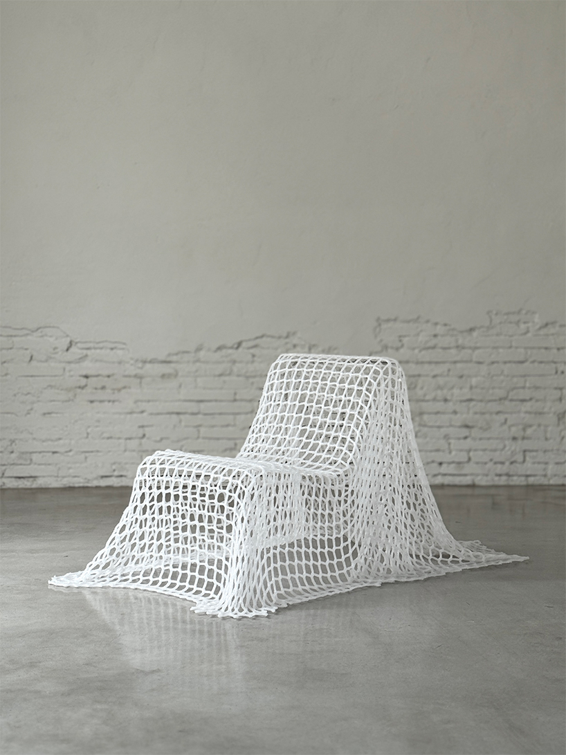 Recharded polypropylene nets reopen in permeable functional sculptures by Eranzo
