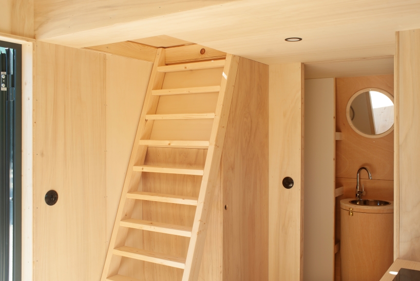 round-eyed tiny binocles homes bring compact living on wheels