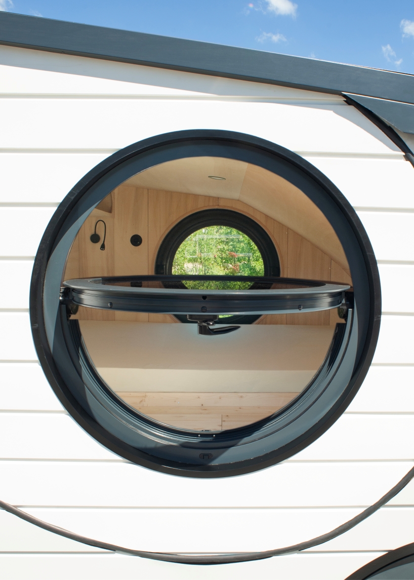 round-eyed tiny binocles homes bring compact living on wheels