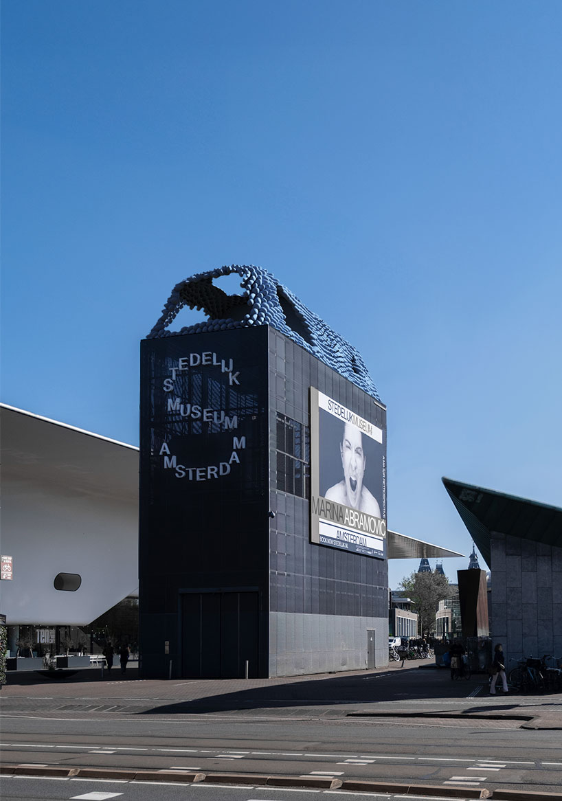 Una casa con tejado reciclado impresa en 3D explora la vida urbana adaptativa en la Bienal de Venecia 2025
