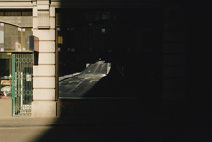 El álbum de fotos de culturismo captura escenas extrañas pero familiares en las calles de Melbourne