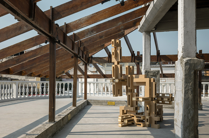 HXL tool-less modular system reconfigures from exhibition sculpture into adaptable furniture