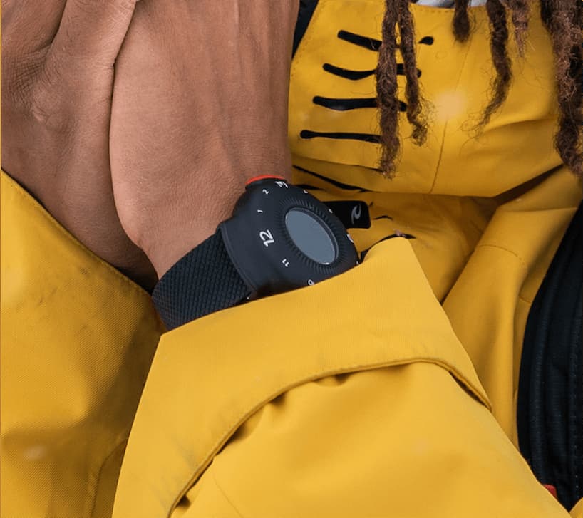 a satellite-connected smartwatch that could save lives anywhere on earth - 4