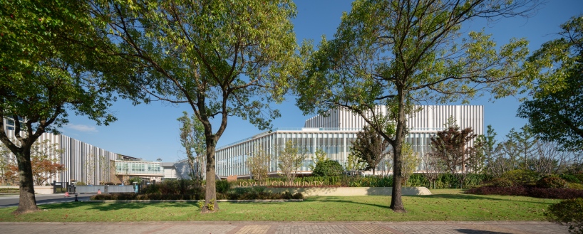 22 interconnected volumes redefine retirement living in shanghai’s joyful community