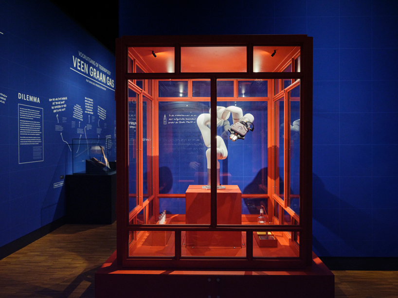 Dispositivo robótico autónomo escribe y elimina instantáneamente el historial - 1