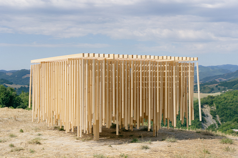 wind activates pavilion&rsquo;s permeable wooden grid producing layered soundscapes