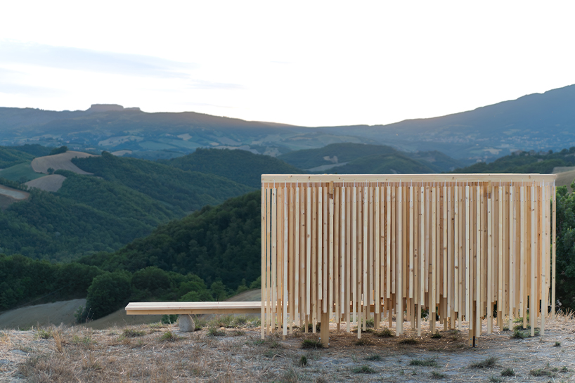 wind activates pavilion&rsquo;s permeable wooden grid producing layered soundscapes
