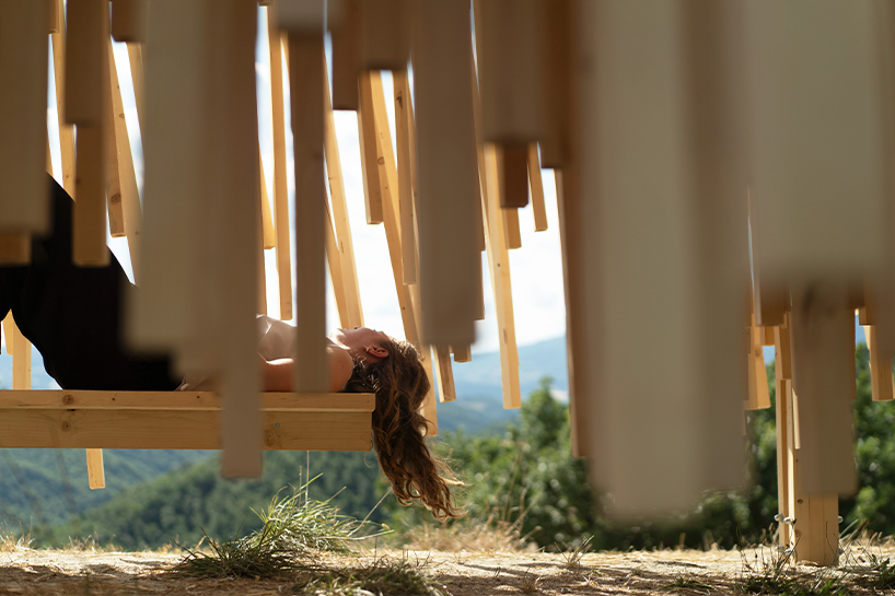wind activates pavilion&rsquo;s permeable wooden grid producing layered soundscapes