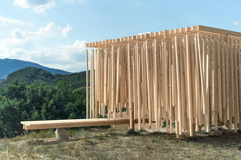 wind activates pavilion&rsquo;s permeable wooden grid producing layered soundscapes
