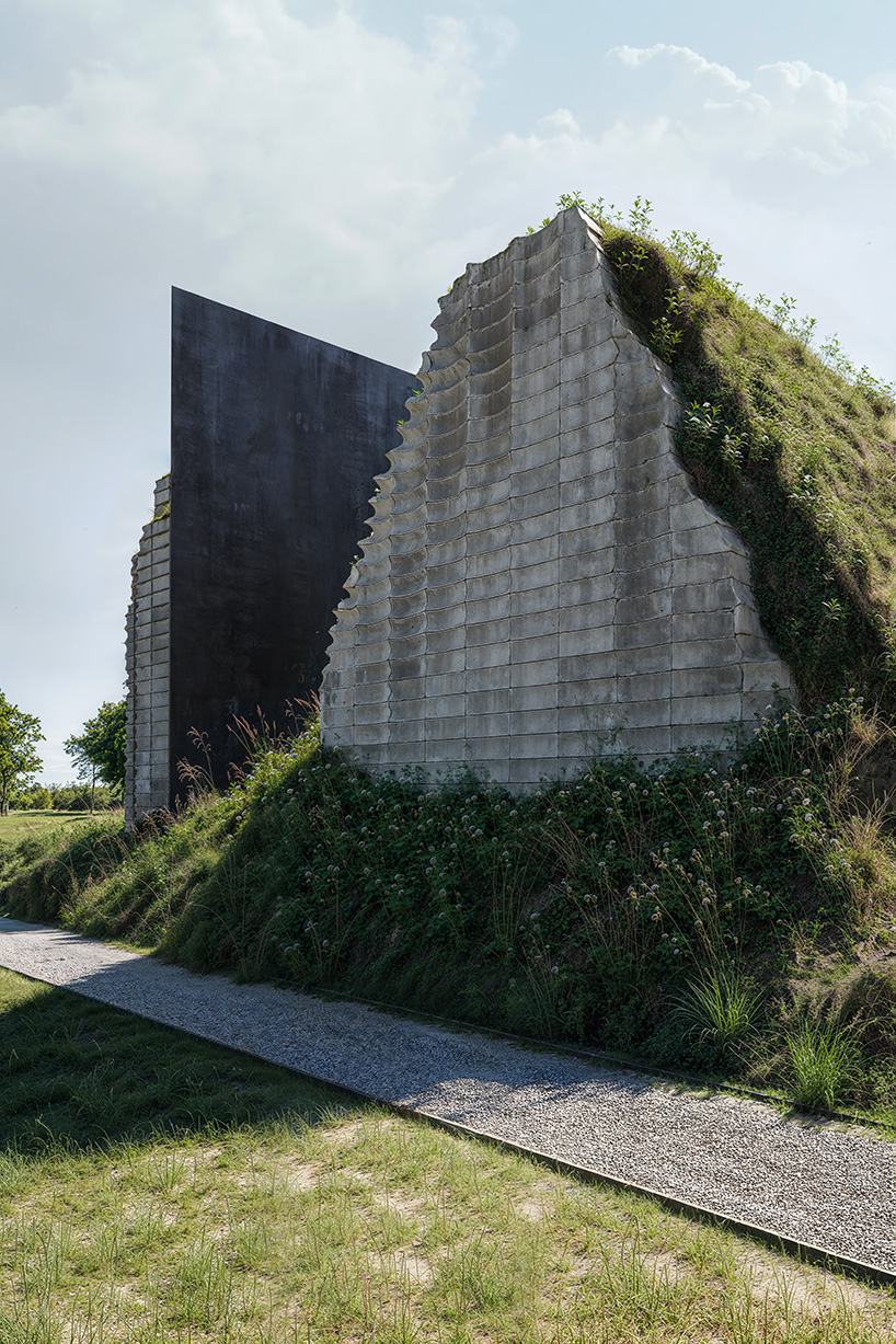 hart island tumulus 2