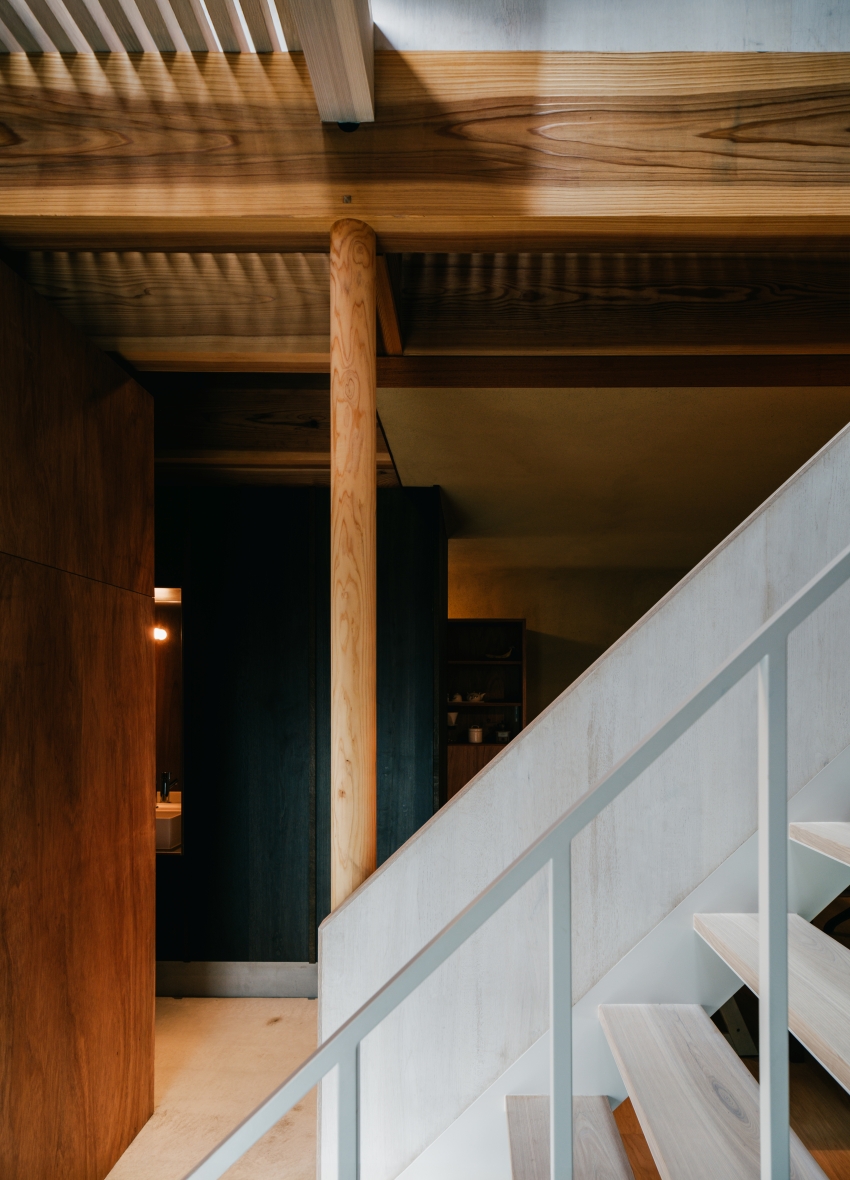 concrete and timber converse in osaka residence through an interplay of solid and void - 9