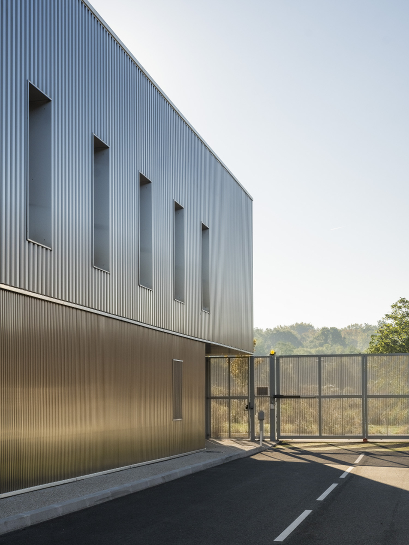 reflective steel sheet cladding wraps ach&egrave;res technical center in france
