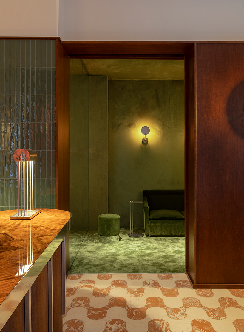 satinine perfume store 2