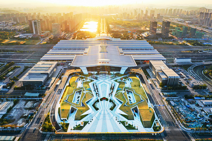radiating paving and green roofs recast xuzhou rail station as urban gateway and public realm - 11