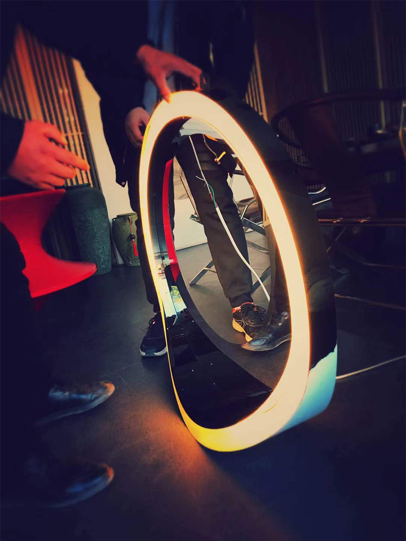 crescent lights and mirrored moons carve a slow-paced retreat inside xi’an bar - 9