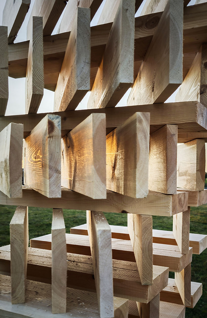 lens installation uses rhythmic timber slats to frame island&rsquo;s historic churches - 12
