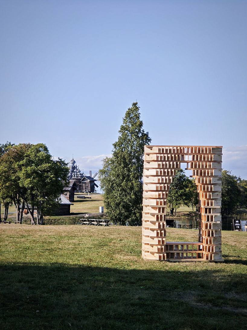 lens installation uses rhythmic timber slats to frame island&rsquo;s historic churches - 3