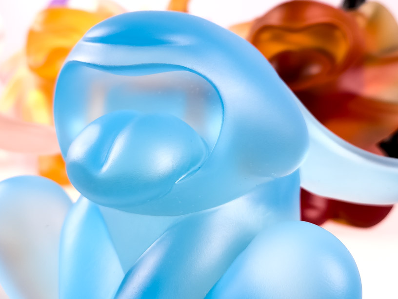 crystal animal sculptures freeze the open-mouthed gesture of a roar - 2