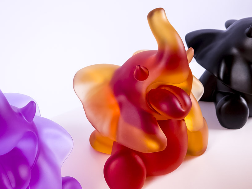 crystal animal sculptures freeze the open-mouthed gesture of a roar - 3