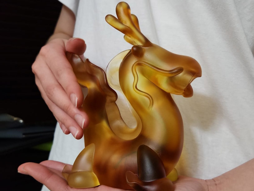crystal animal sculptures freeze the open-mouthed gesture of a roar - 8