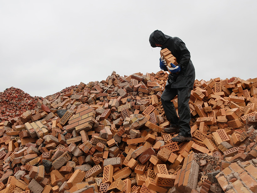 students turn reclaimed bricks into walls that can be assembled, dismantled, and rebuilt - 4