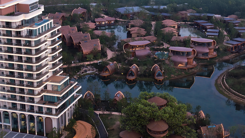 treehouses, boat houses, and pumpkin cottages scatter along wuhan’s lakeshore - 10